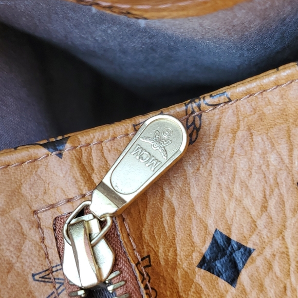 💥💥SOLD💥💥MCM TOTE BAG - Picture 9 of 16